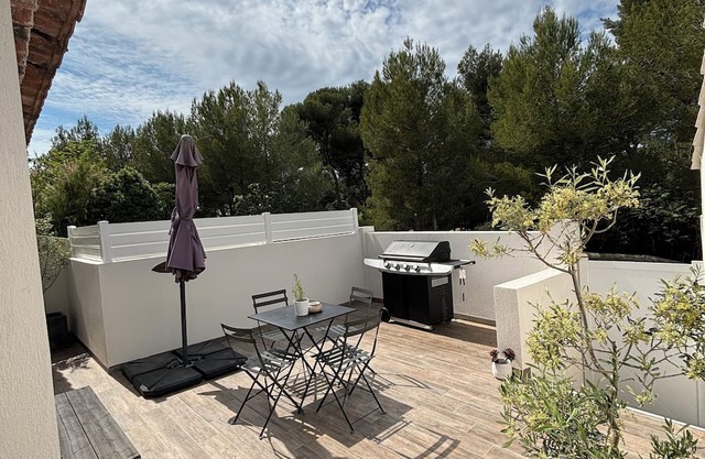 Jolie T2 Proche des Plages et du Port de Carry le Rouet