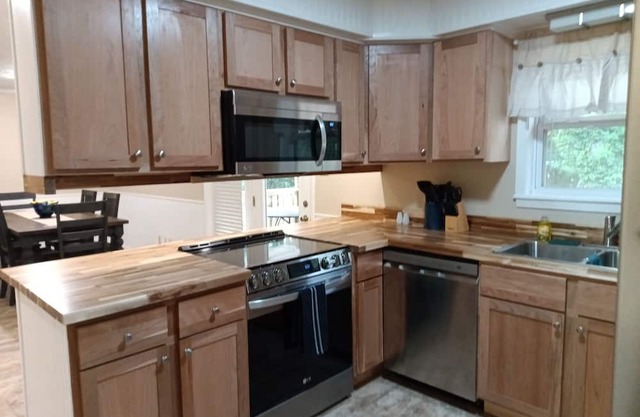 Country Cottage in a quite Country setting near Lake Fort Smith.