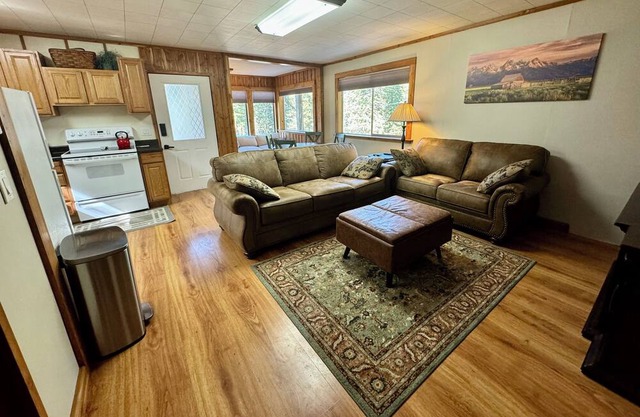 Cozy Cabin near Lake Cascade!