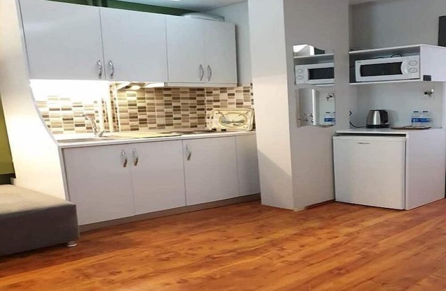 Hotel Away Suites