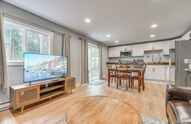 Cozy Wooded Retreat Near Long Lake & Olympia