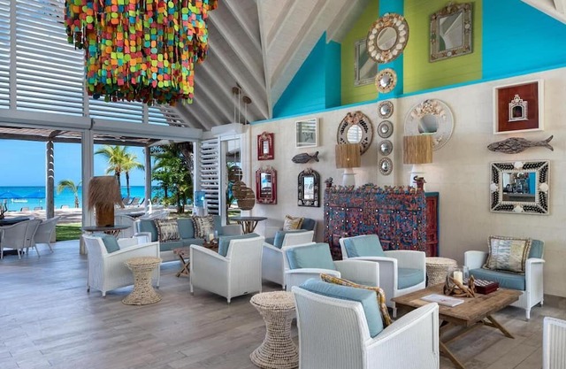 6 Br Vacation Home with Private Pool