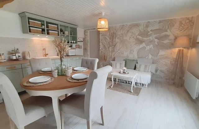 Holiday Home 'Gîte Florène' with Private Terrace and Private Garden