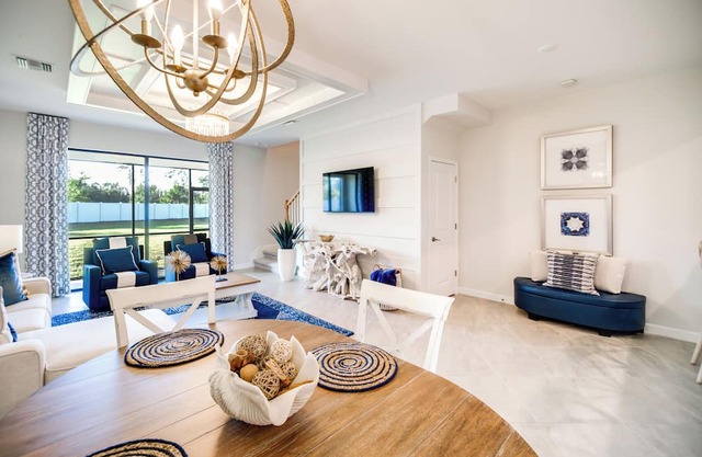 Fort Myers Retreat: Screened Porch & Resort Perks!