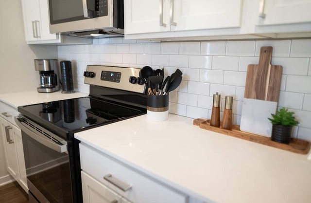 King Bed | 1.5 Bath | Apartment | NE Side GR