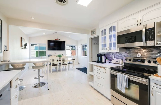 Remodeled 3BR Green Lake Gem with Fenced Yard