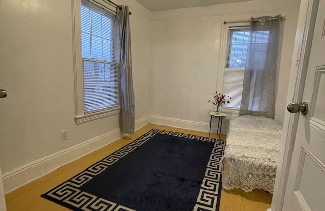 1 private bedroom in Queens Flushing NY