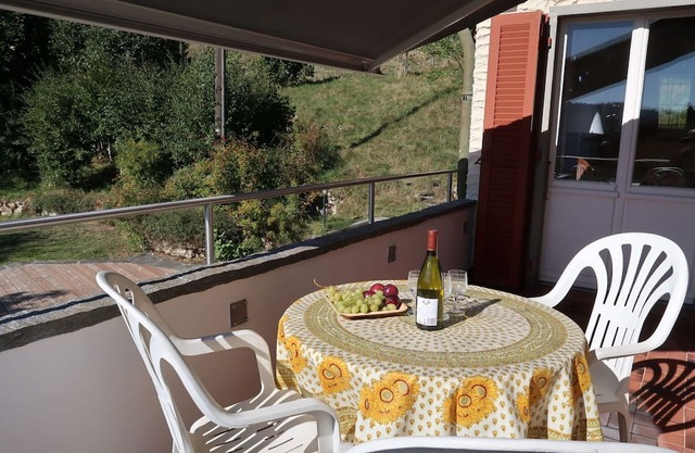 Cosy apartment for 6 guests with WIFI, terrace and parking