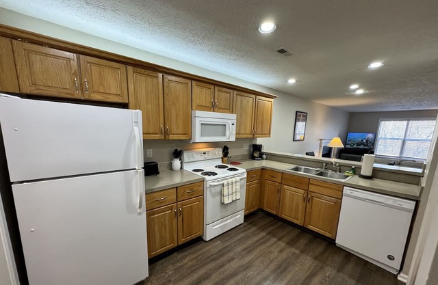 Dublin Favorite! Wooded, Quiet, Spacious!