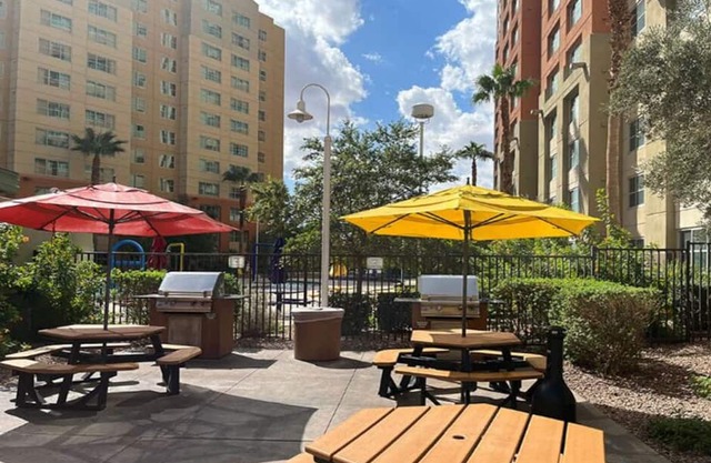 1 Bedroom Apartment, 5 heated pools, arcade, gym, free parking and more!