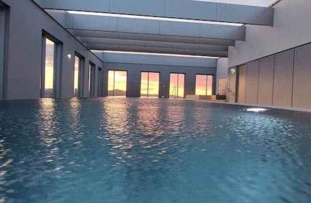 Boho Bliss: Stilvolles Apartment mit Pool&gym&sauna