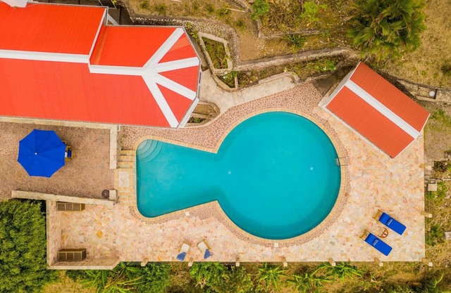 Champagne Cottage - Luxury Private Rental Home