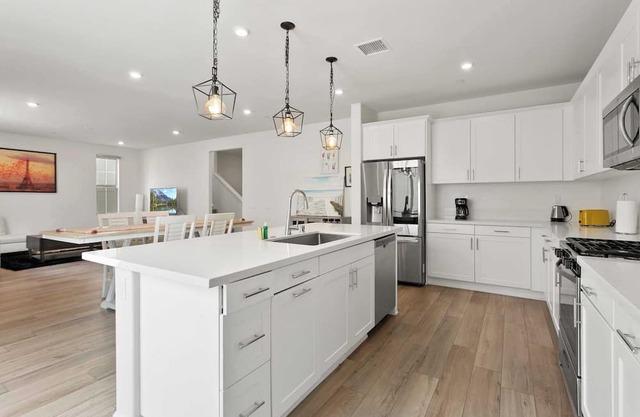 The Castle on Pinewood Ave #41514