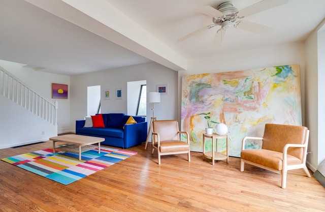 Cozy Post Modern Art House