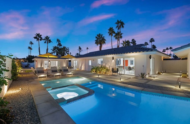 Modern Paradises' Cul De Sac