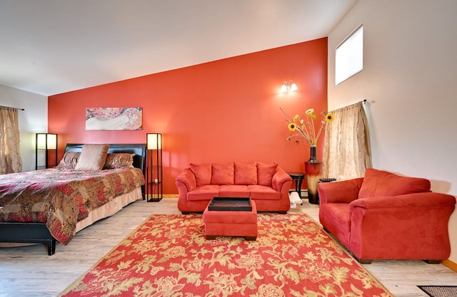 ‘The Penthouse’ Crestone Studio w/ Private Balcony