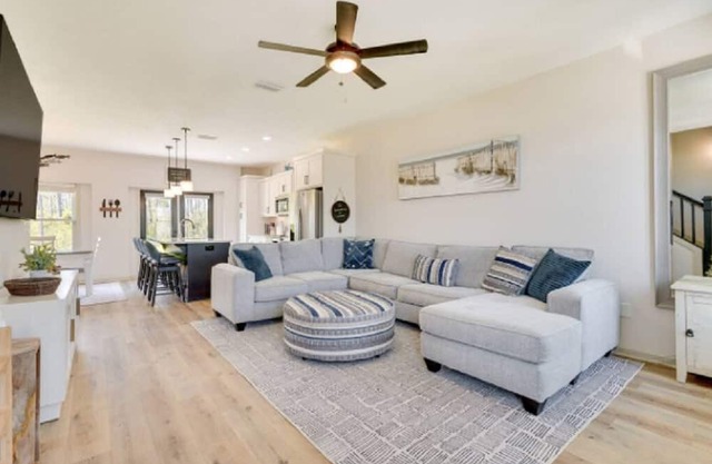 New! 4BR Beach Bliss -15-Mins Getaway Sleeps 12