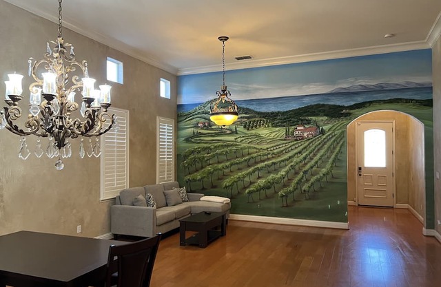 Luxury, modern and cozy home in a friendly neighborhood, close to everywhere!