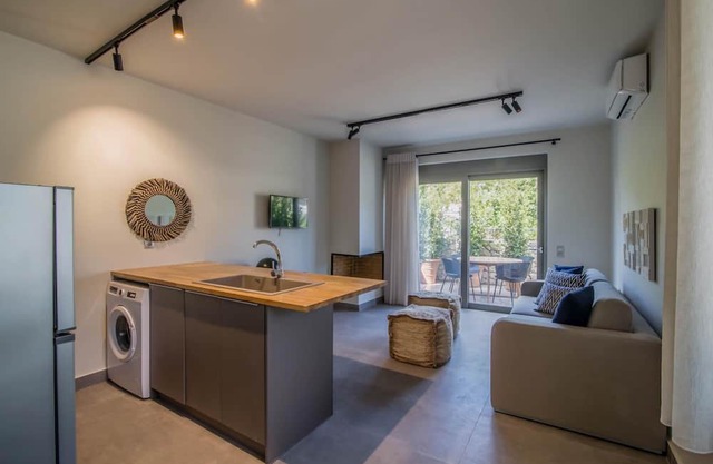 One-Bedroom Suite Garden View