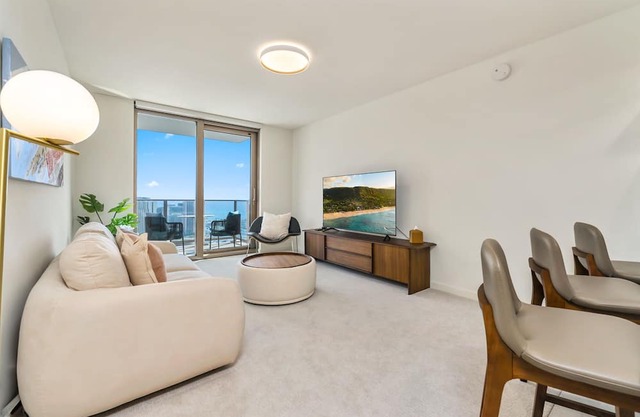 Sleek & Modern 1Bed/1Bath - Sky Ala Moana 4005