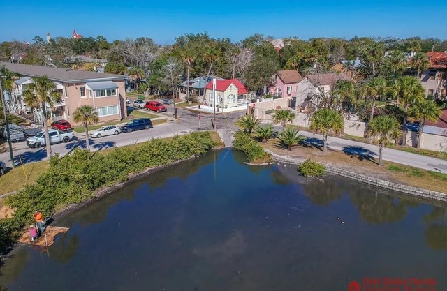 HISTORIC DISTRICT ~ Walk Everywhere ~ Free Parking!