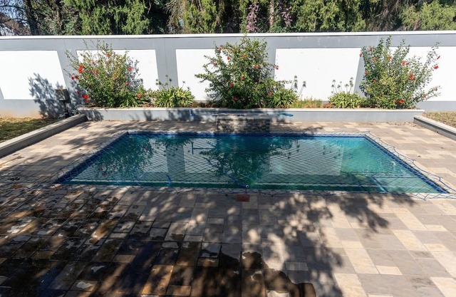 Upmarket 4 bed Chisipite House - 2193