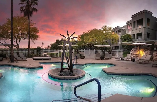 Marriott's Canyon Villas Guest Room 1 King 1 Sofa and Balcony