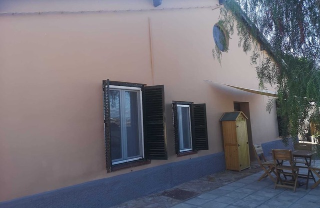 Garden Apartment in a small village. 3km from the sea