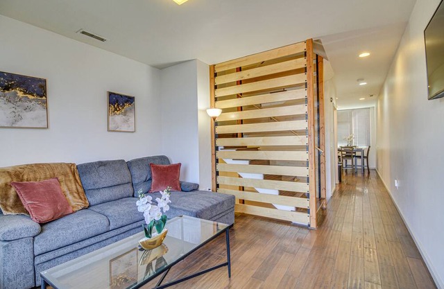 Albuquerque Townhome w/ Rooftop Deck & Gas Grill!