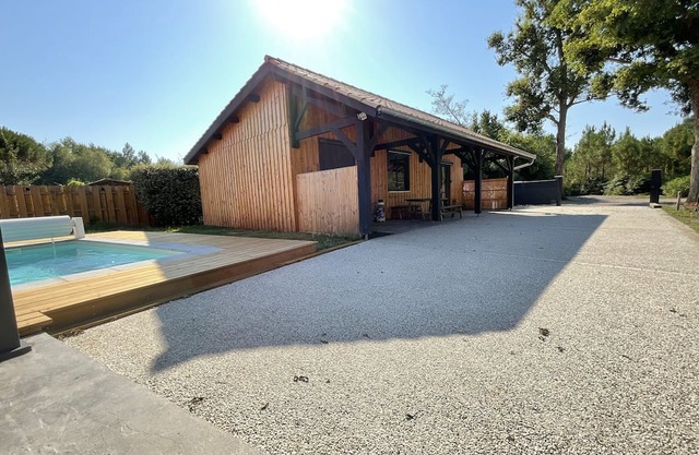Jolie Maison en Bardage Bois Dans un Environnement Calme et Boisé