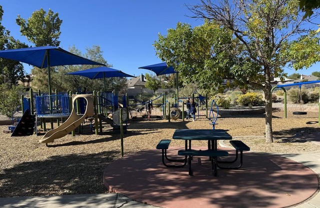 Paradise Hills Hideaway