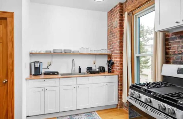 Newly remodeled Allentown flat