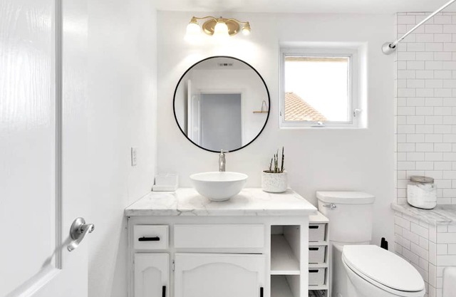 Lakefront Serenity Retreat