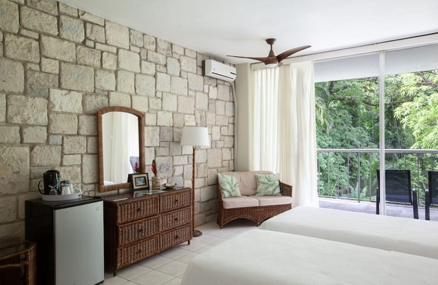 Great House Standard Room, Frenchman's Cove Resort
