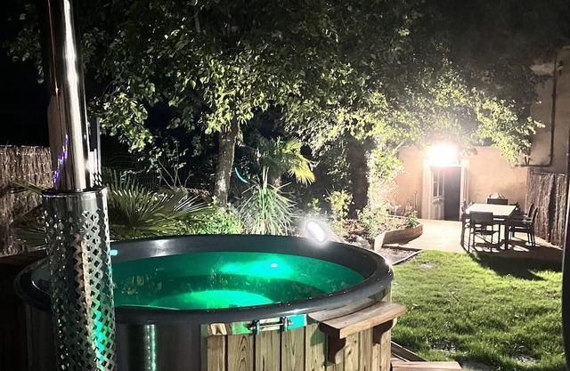 Maison Bohème Avec Bain Nordique. Vélo et Table de Ping-pong. Animaux Bienvenus