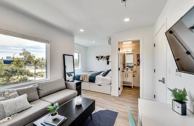 Brand New Stylish Studio Suite Near Downtown!