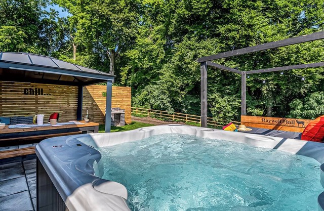 3 bedroom accommodation in Raywell, Beverley