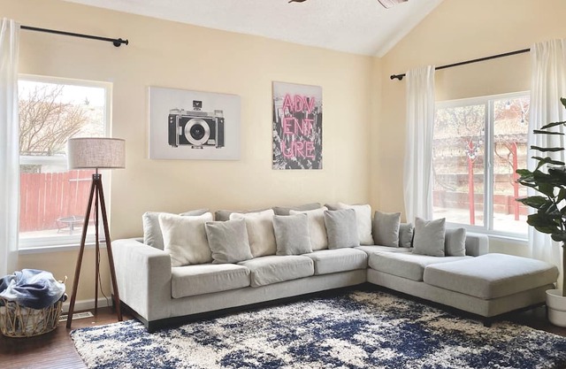 Reno Gem: 3.5 Miles to DT, 40 Miles to Tahoe