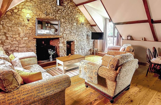 1 bedroom accommodation in Pontyberem, Carmarthenshire