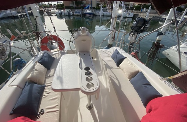 Unusual stay on a comfortable and quiet sailboat