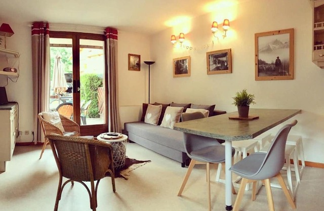 Resort center, terrace, tv, ski locker, 45m², Valloire