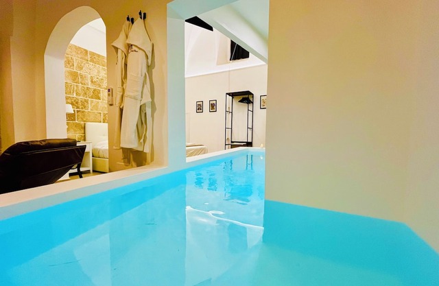 Corte Gabellone historic home, suites with private pool in the heart of Nardò
