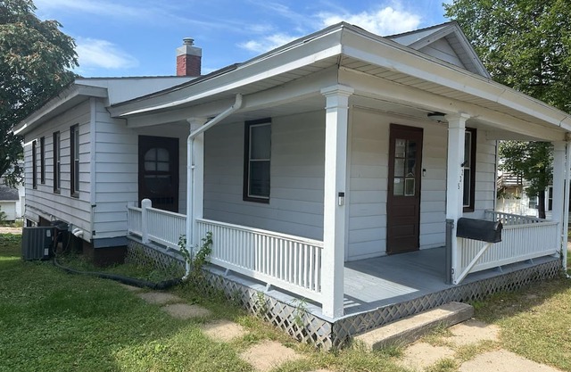 Entire Home for Families or Groups – Near Downtown
