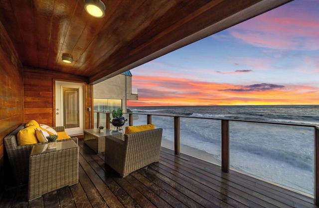 Malibu Beach house - private beach access - 1bdr