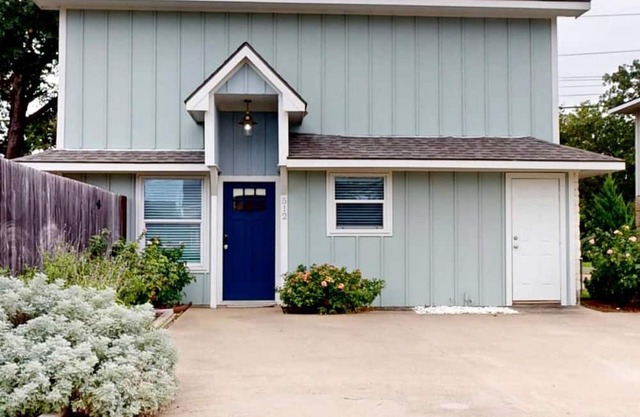 Cozy Modern Farmhouse Retreat Near Central Park in College Station, Texas