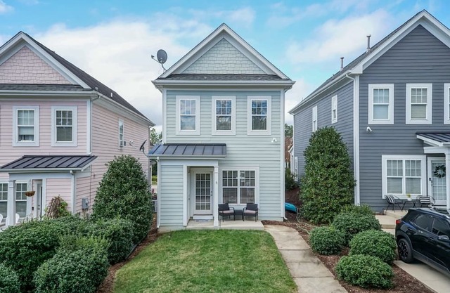 3-bedroom house in charming Raleigh with AC