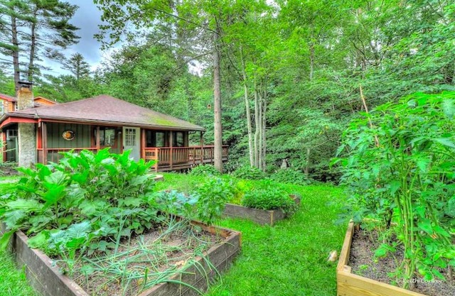 Cozy and Secluded Cabin with a Fireplace in the Poconos Mountains of Pennsylvania