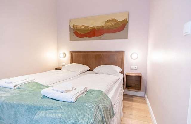 1 Apt. & 5 Aparthotels for Groups | by Mariahilfer