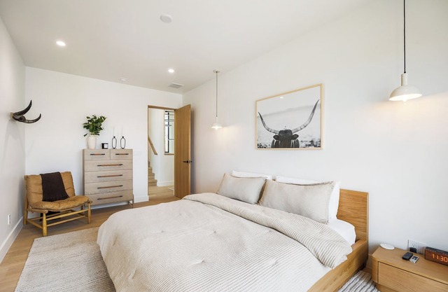 Stunning Luxury Interiors, Jordanelle Views, Private Hot Tub, Sauna, Elite Locale!