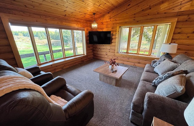 Quiet 2 Bedroom Country Home - Minutes from Marshfield